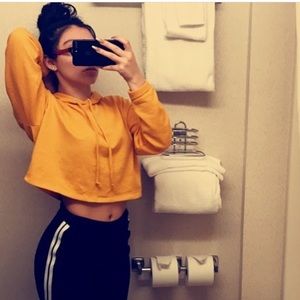 Cropped hoodie from H&M 💛